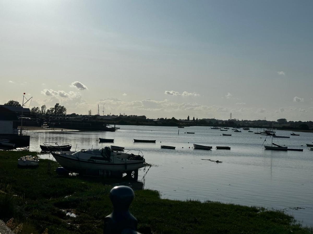 The Crown Pub And Hotel Manningtree Εξωτερικό φωτογραφία